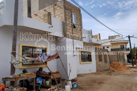 Location Villa basse avec terrasse à Jaxaay