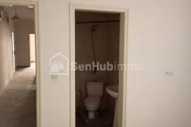 APPARTEMENT 2 CHAMBRES SALON A LOUER USAGES BUREAUX