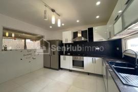 LOCATION ALMADIE Penthouse 5e étage