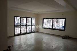 grand magasin à louer