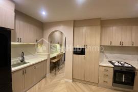 À Vendre à la Cité Keur Gorgui du rez-de-chaussée au 8 étages avec ascenseur + plus parking sous-sol