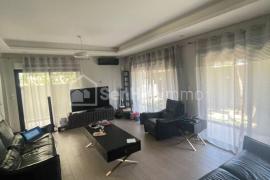 Villa avec piscine à louer Cité Biagui