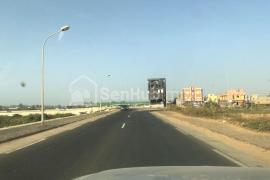 Magasin et Plateau de bureau à louer à Apix VDN 3 Tivaoune Peul