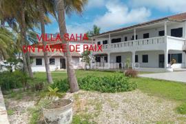 LA VILLA SAHA "PIEDS DANS L’EAU" A VENDRE A NGAPAROU