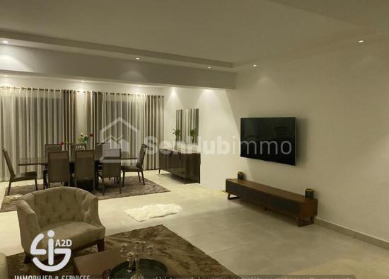 Très belle villa sur 3 niveaux disponible à la location à Ngor.