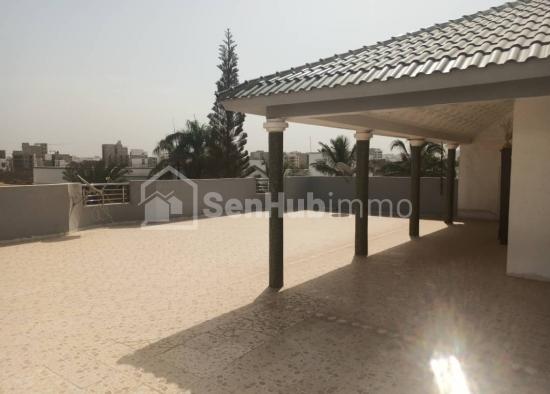 VILLA EQUIPEE A LOUER A NGOR ALMADIES