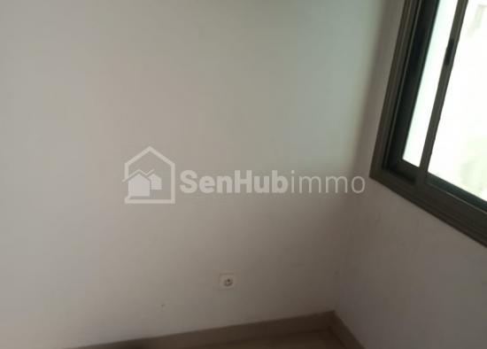 APPARTEMENT 3 CHAMBRES SALON A LOUER AUX ALMADIES