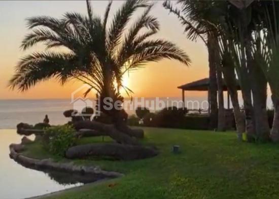 ALMADIE CORNICHE   villa  pieds dans l’eau