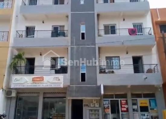 Immeuble à vendre à Sicap Foire