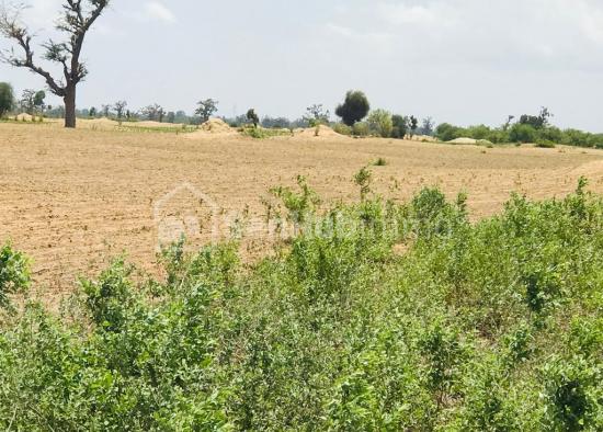 Terrain Agricole de 7047 m² à Sandiara