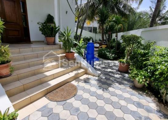 Villa à louer de 315 M2