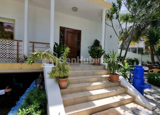 VILLA A VENDRE A MERMOZ RESIDENCE CHEIKH ANTA DE SIPRES