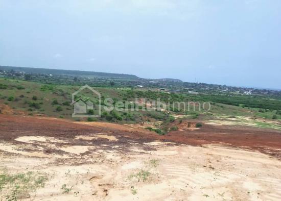 Des Terrains disponible á Ndayane