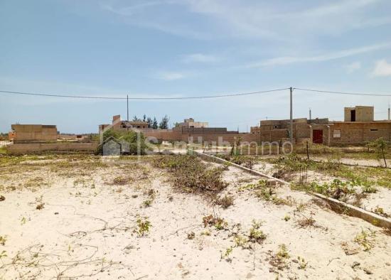 Terrain Lac Rose 150 M2 Zone déjà habite eau et électricité disponible