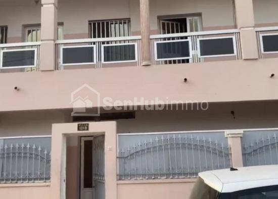 Opportunité Unique! Grande Villa R+1 à Rénover dans un Quartier Résidentiel Paisible