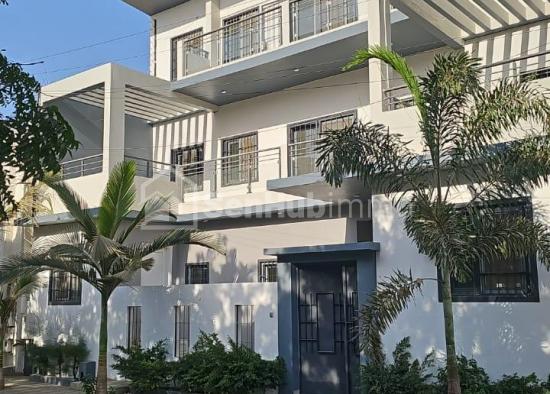 Maison à louer au Sacré-coeur près de BEM TECH: Charme et espace à deux pas du centre ville