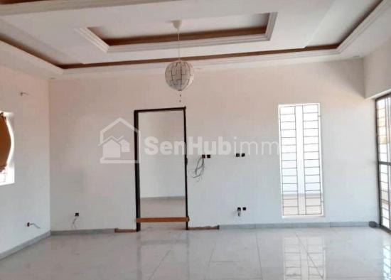 Villa R+2 à vendre à la cité des enseignants de Rufisque 2