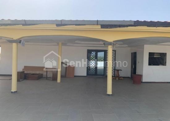 R+2 de 600 m2 à vendre à Saly